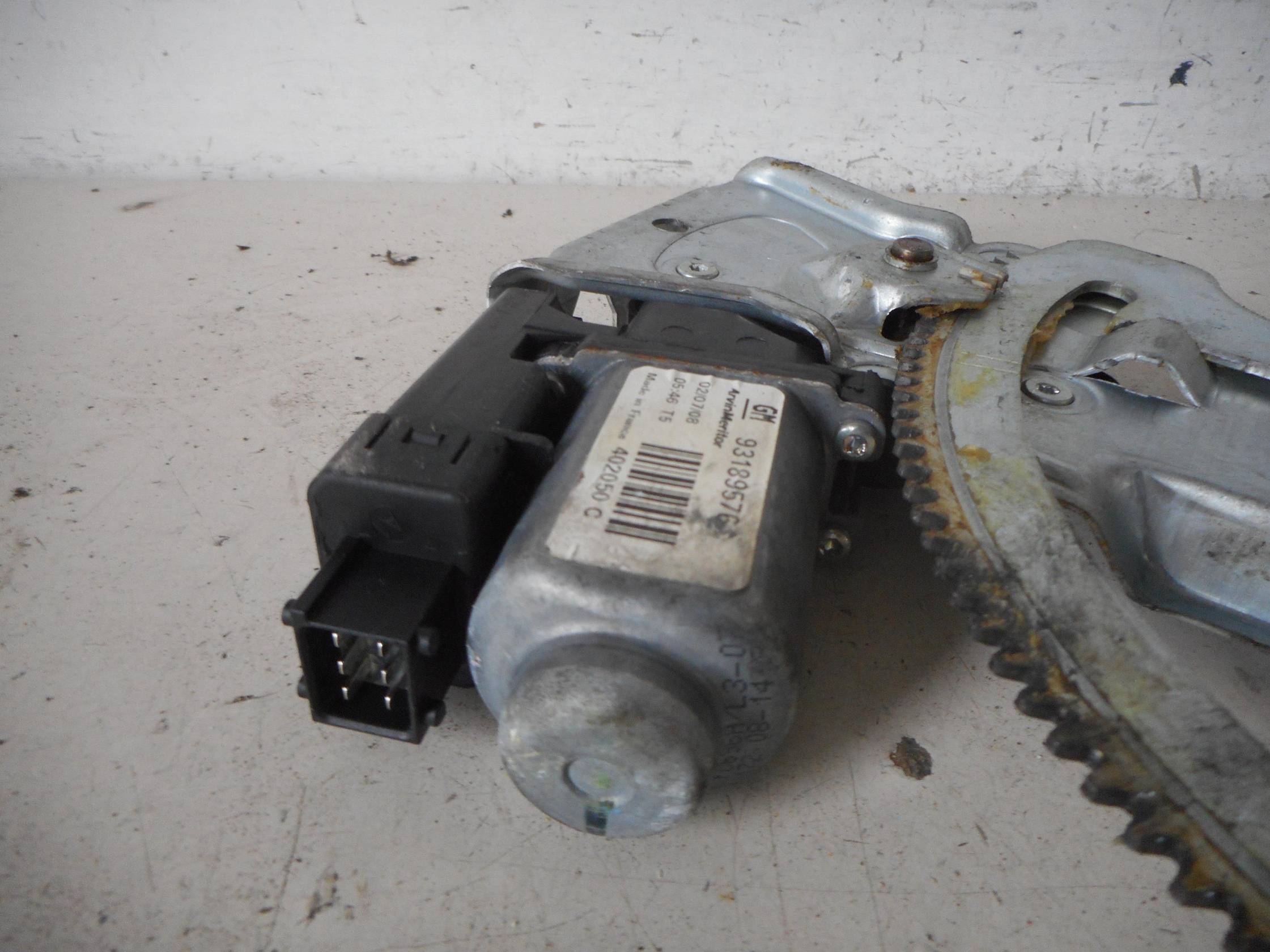 Alzacristallo elettr. porta ant. sx.